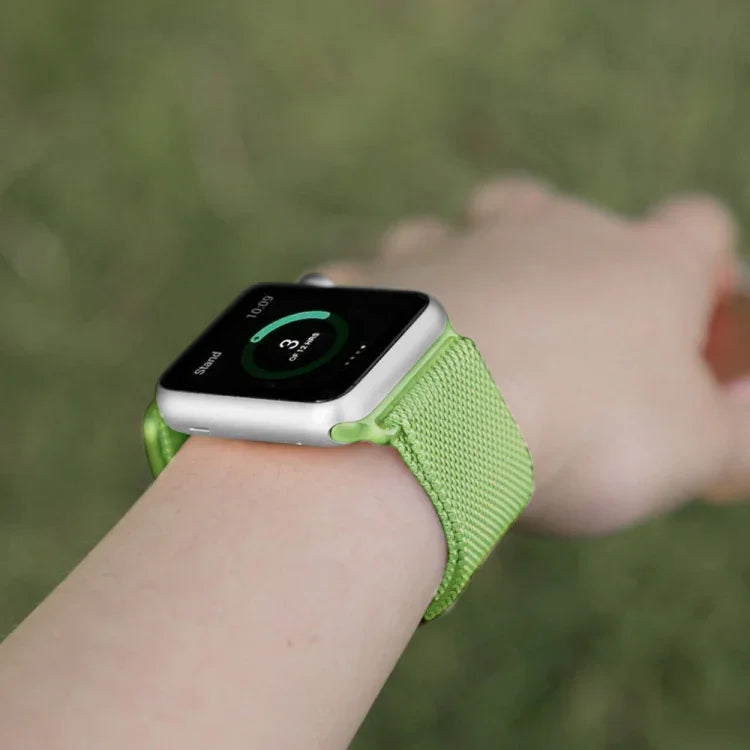 For Apple Watch Series Milanese Loop Magnetic Stainless Steel Watchband, 5 & 4 40mm / 3 & 2 & 1 38mm, 5 & 4 44mm / 3 & 2 & 1 42mm